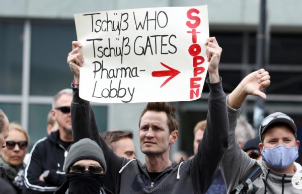 Datei:Hygienedemo 25 April 2020 WHO Bill Gates.jpg